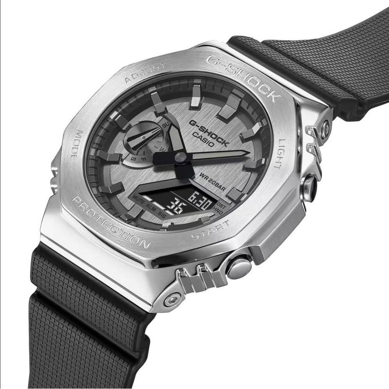 G-Shock Reloj Casio GM2100-1A con banda de resina negra y cubierta de metal, diseño octogonal deportivo, resistente al agua