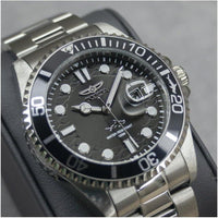 Reloj de cuarzo Invicta Pro Diver para hombre con correa de acero inoxidable y resistencia al agua