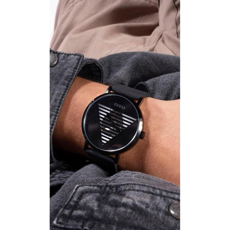 Reloj GUESS para hombre, correa de silicona, esfera negra, movimiento de cuarzo, resistente al agua y a golpes