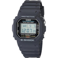 Casio G-Shock reloj digital clásico para hombre con alarma, cronómetro y resistencia al agua, modelo DW5600UE-1V
