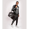 Bolsa deportiva Trainer Lite Evo de Venum con gran compartimento y ventilación óptima, ideal para deportes