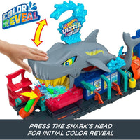 Set de pista Hot Wheels City con lavado de autos Shark Ultra, vehículo a escala 1:64 color cambiante y almacenamiento