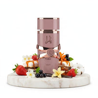 Lattafa Yara Elixir Eau De Parfum con deliciosas notas de fresa, grosella y un toque floral de jazmín y flor de naranja