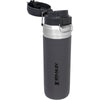 Stanley Quick Flip GO Botella de agua de acero inoxidable con tapa de botón a prueba de fugas, ideal para viajes y deportes, color carbón