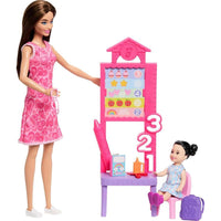 Set Barbie Careers Teacher con muñeca, tabla de lecciones, niña y accesorios para explorar roles educativos