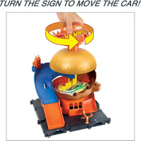Hot Wheels City Burger Drive-Thru con 1 Vehículo, se conecta con otros playsets, para niños de 4 a 8 años