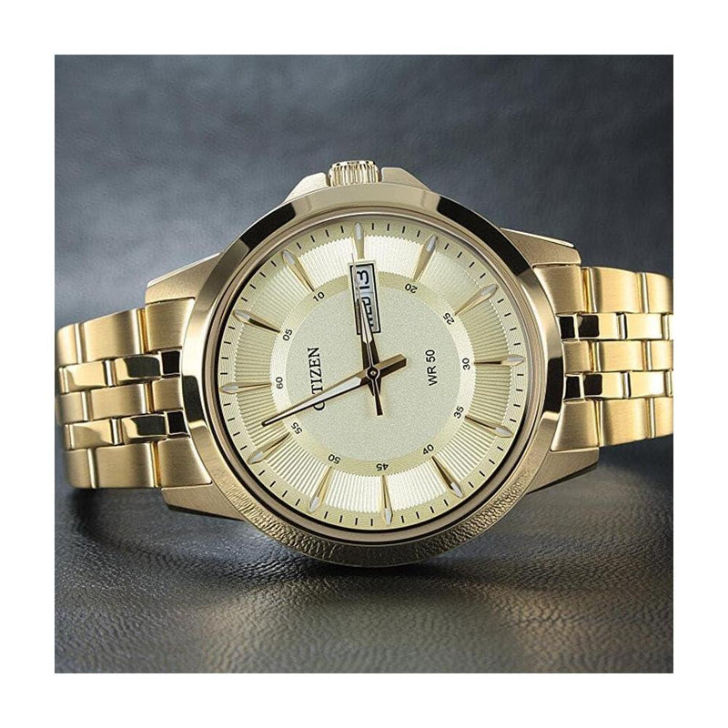 Reloj de pulsera Citizen para hombre con movimiento de cuarzo, esfera texturizada y caja de acero inoxidable