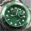 Reloj de cuarzo Pro Diver Invicta para hombre con correa de acero inoxidable, modelo 30020, diseño sofisticado y funcional