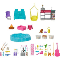 Barbie Dream Camper con carpa en el techo, silla columpio, estanque, parrilla con cambio de color y más de 60 accesorios
