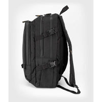 Mochila Venum Challenger Pro Evo con diseño ergonómico, correas ajustables y capacidad de 22,5 litros