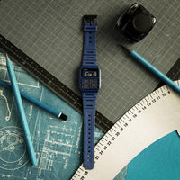 Casio CA-53WF-2B reloj digital para hombre con calculadora y correa azul, diseño retro original y elegante