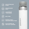 Botella de agua Stanley Quick Flip GO con tapa de botón, a prueba de fugas, acero inoxidable aislado, sin BPA, color niebla