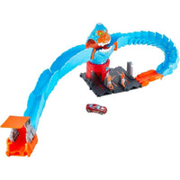 Hot Wheels City Wreck & Ride Gorilla Attack con 1 auto, conecta a otros sets, set temático estación de gasolina