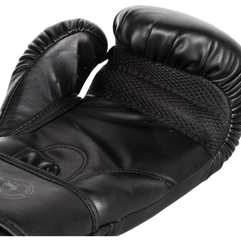 Guantes de boxeo Venum Challenger 2.0 de cuero sintético con ajuste seguro y diseño en negro
