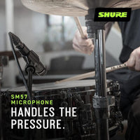 Micrófono cardioide dinámico Shure SM57-LC, Negro, 1.25 lbs, ideal para discursos y grabación de instrumentos musicales.