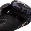 Guantes de boxeo Venum Impact con espuma de triple densidad y cierre de velcro para protección extra en entrenamientos