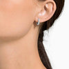 Aretes de aro de cristal Swarovski con diseño clásico y pavé, chapados en rodio, ideales para cualquier ocasión