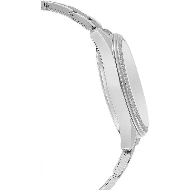 Reloj Casio Quartz para hombres con diseño en acero inoxidable y movimiento de cuarzo preciso, incluye batería