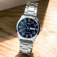 Reloj Casio para hombre de acero inoxidable, esfera negra y función de fecha, modelo MTP-V006D-1B2, diseño casual