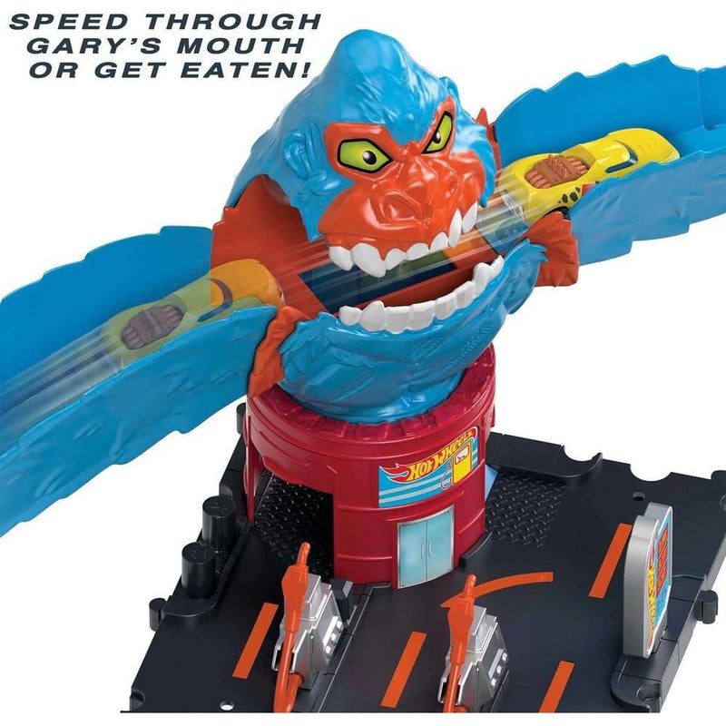 Hot Wheels City Wreck & Ride Gorilla Attack con 1 auto, conecta a otros sets, set temático estación de gasolina