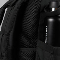 Mochila táctica impermeable WOLFpak con capacidad de 15L, diseño en color negro, personalizable y durable