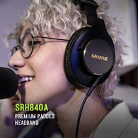 Shure SRH840A - Auriculares cableados para escucha crítica y monitoreo, diseño ajustable, plegable, sonido superior.
