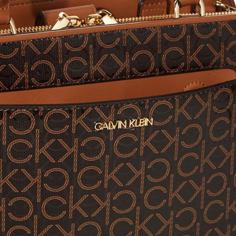 Calvin Klein Margot - Bolso con logotipo texturizado en relieve