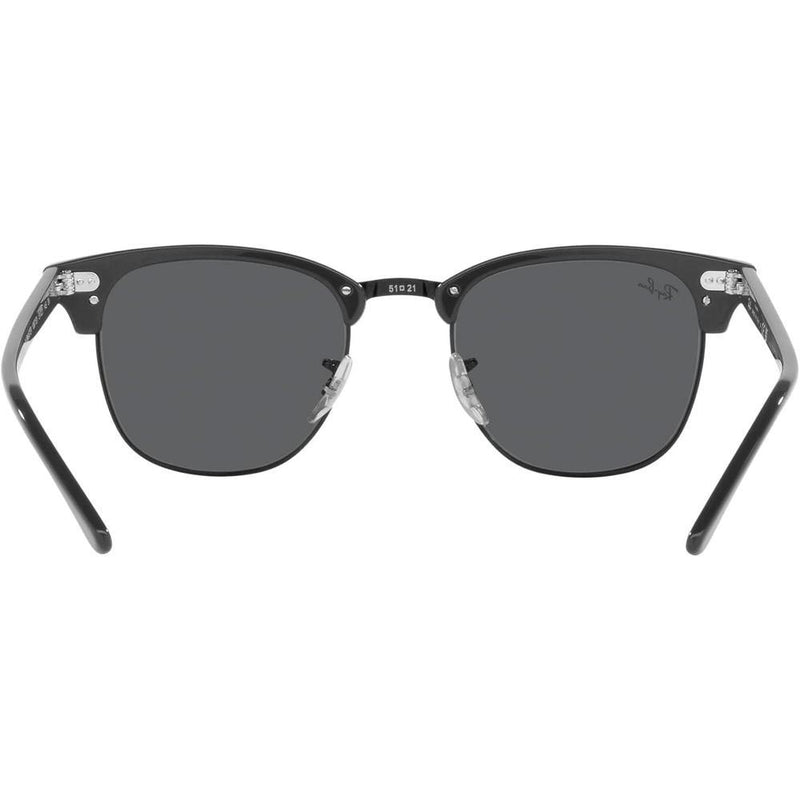 Ray-Ban RB3016 Clubmaster: lentes de sol cuadrados con protección UV y diseño atemporal para mujeres modernas