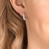 Aretes de aro de cristal Swarovski con diseño clásico y pavé, chapados en rodio, ideales para cualquier ocasión