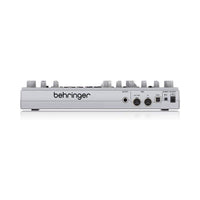 Behringer Sintetizador analógico de línea de graves TD-3-SR - Plata, VCO, secuenciador de 16 pasos, efectos de distorsión.