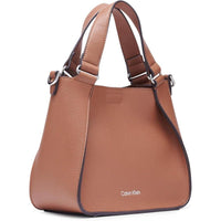 Bolsa Crossbody Calvin Klein Estelle Novelty de cuero vegano, elegante y funcional, correas ajustables y almacenamiento versátil