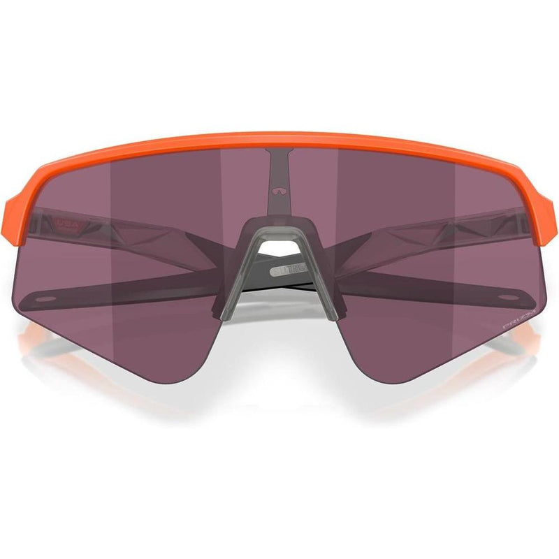 Oakley Oo9465 Sutro Lite Sweep - Gafas de sol rectangulares para hombre color neón mate con lentes Prizm Road negras