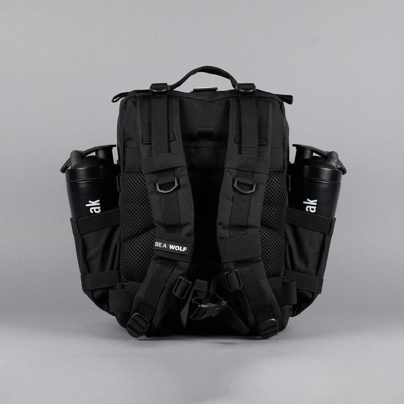 WOLFpak Mochila Negro Alpha de 25L resistente al agua, ideal para viaje o uso diario, con compartimento seguro y personalizable