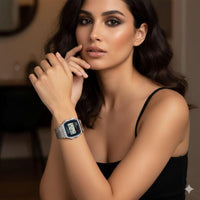 Reloj digital clásico Casio A159W-N1DF con brazalete metálico y cierre plegable, ideal para el uso diario, diseño atemporal