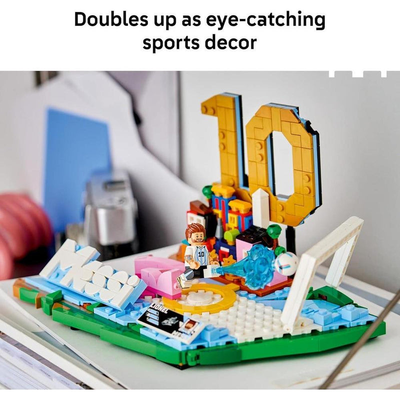LEGO Lionel Messi, Set de Construcción para Niños y Niñas, Edad 10+, Regalo Coleccionable de Fútbol con Placa Decorativa