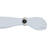 Reloj Bulova de cuarzo para hombre con esfera negra estampada y pulsera plateada de acero inoxidable
