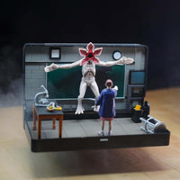 Diorama de Stranger Things Once vs. Demogorgon con accesorios, pieza coleccionable oficial de Netflix