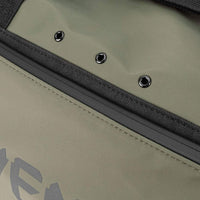 Venum Bolsa deportiva Trainer Lite Evo, amplia capacidad y ventilación con correa ajustable y acolchada