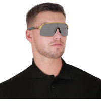 Gafas de sol deportivas Oakley Sutro Lite para hombres en color negro con tecnología Prizm y protección UV100%