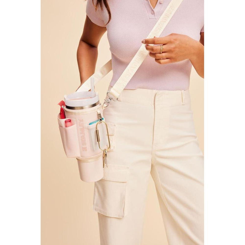 Stanley All Day Quencher Carry All, bolsa cruzada para vaso con correa ajustable, bolsillo para teléfono y funda para tarjeta, sin BPA