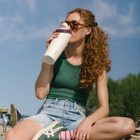 Botella de agua Owala FreeSip Sway de acero inoxidable con pico de dos vías, pajita y asa de cubo, libre de BPA