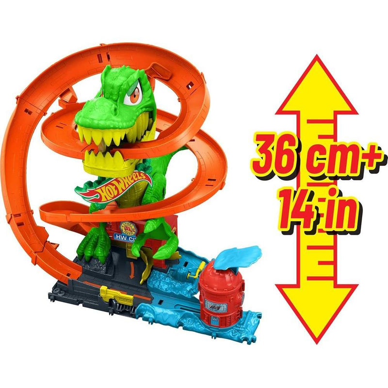 Hot Wheels Toy Car Track Set, City T-Rex Blaze Battle Playset & 1:64 Scale Die-Cast Vehicle with Spinning Dinosaur Eyes