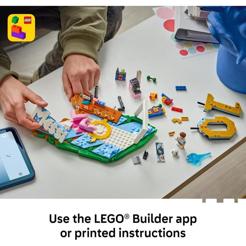 LEGO Lionel Messi, Set de Construcción para Niños y Niñas, Edad 10+, Regalo Coleccionable de Fútbol con Placa Decorativa