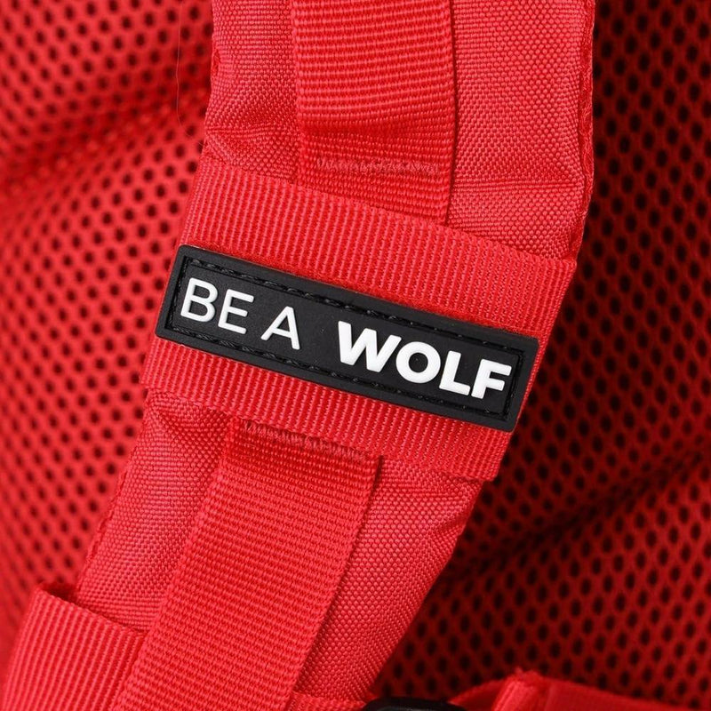 Mochila WOLFpak 45L Elite Roja, diseño táctico militar con capacidad personalizable y parches integrados