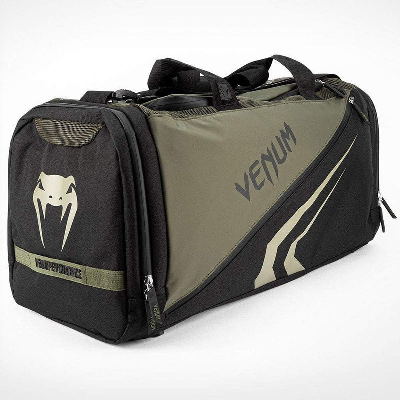 Venum Bolsa deportiva Trainer Lite Evo, amplia capacidad y ventilación con correa ajustable y acolchada