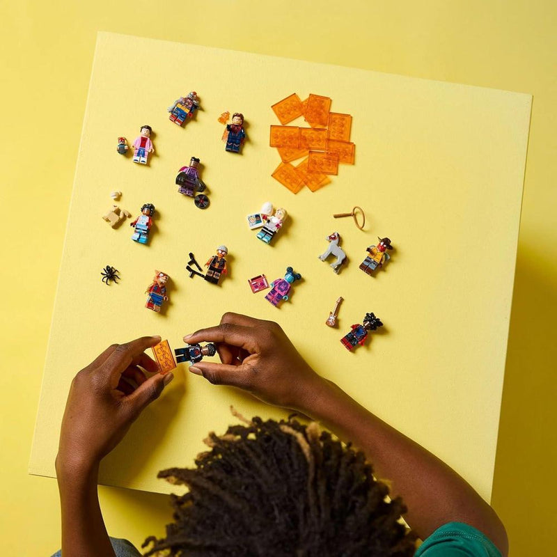 LEGO Minifiguras Spider-Man: Across the Spider-Verse, colección de 1 de 12 juguetes con accesorios para niños +5, caja misteriosa