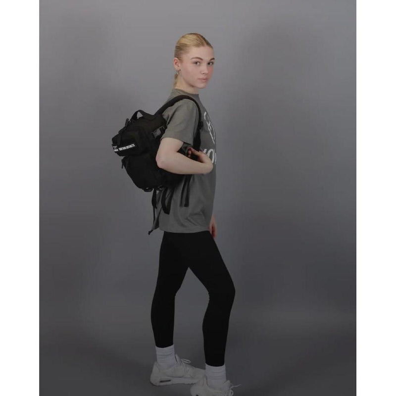 WOLFpak Mochila Mini Negro de Material Resistente al Agua y Personalizable para Uso Diario y Viajes