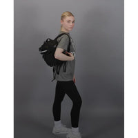 WOLFpak Mochila Mini Negro de Material Resistente al Agua y Personalizable para Uso Diario y Viajes