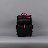 Mochila WOLFpak, versátil y resistente al agua, ideal para viajes o uso diario, con capacidad de personalización y compartimento para laptop