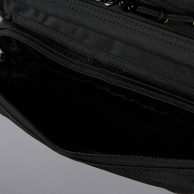 Mochila táctica impermeable WOLFpak con capacidad de 15L, diseño en color negro, personalizable y durable